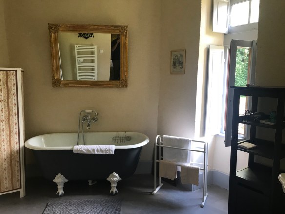 57547046-4DEC-4034-A464-96A1C252B81F